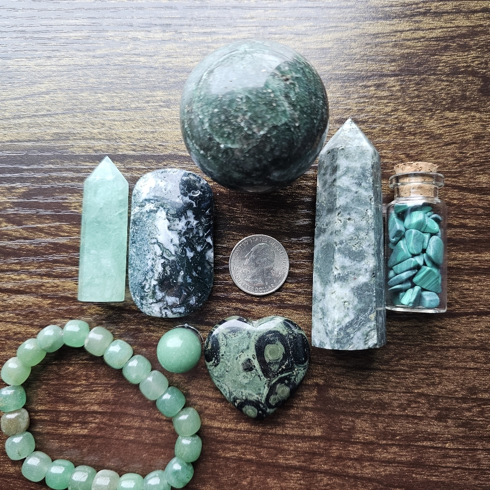 8 Pc Green Crystal Collection Bundle - Picture 7 of 8